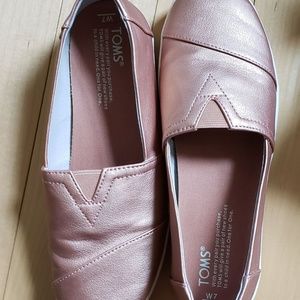 Rose Gold Metallic Women's Avalon Toms Size 7